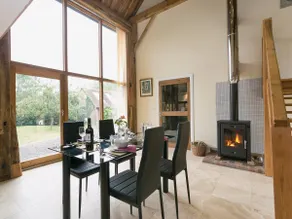 Chilsham Barn - Image 4