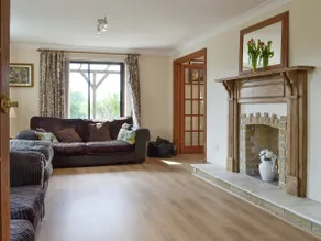 Three Views Bungalow - Image 2