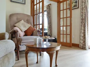 Three Views Bungalow - Image 4
