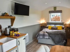 Greengill Farm Shepherds Hut- Ukc3632 - Image 5