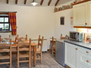 Spring Cottage - Image 4