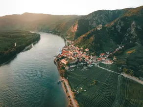 Danube beach house with Dürnstein panorama - Image 5