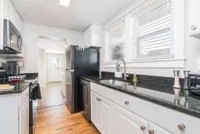 ★ 4 min à pied KelloggPark ★ Dtown Plymouth ★ Stationnement ★ WD ★ 5 - Image 2