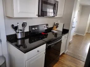 ★ 4 min à pied KelloggPark ★ Dtown Plymouth ★ Stationnement ★ WD ★ 5 - Image 4