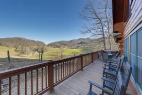 Deck & Mtn Views! Luxe Log Cabin in Waynesville - Image 2