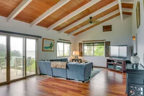 Hilo Home w/ Private Deck + Stunning Ocean Views! - Image 3