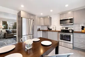 Comfortable Abode Near Historic Downtown - Image 2