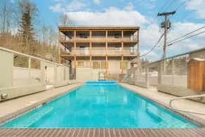 Historic 3BR lodge with game room & heated pool - Image 2