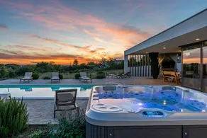 Luxury Spa Villa w Heated Pool, Jacuzzi & Sauna - Image 3
