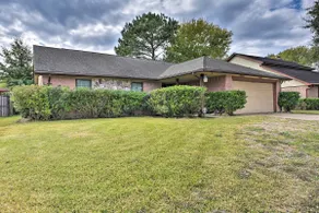 Pet-Friendly Missouri City Home w/ Fenced-In Yard! - Image 3