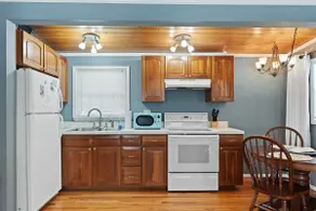 Adorable cottage in downtown, historic New Smyrna. - Image 4
