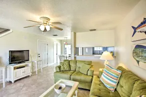 Bright Fernandina Beach Townhome: Walk to Ocean! - Image 4