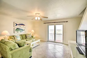Bright Fernandina Beach Townhome: Walk to Ocean! - Image 3
