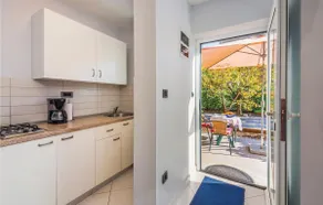 Amazing Apartment in Opatija With Wifi and 2 Bedrooms - Image 2