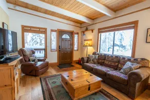Cozy Cabin home - Image 5