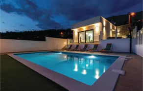Amazing Home In Srinjine - Image 4