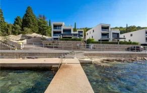 2 Bedroom Lovely Apartment In Omisalj - Image 2
