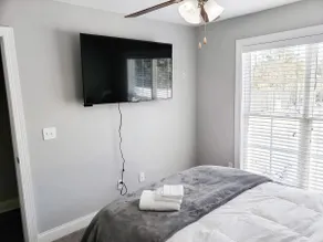 Royal Heights - Quiet, Modern, Chic - Image 3