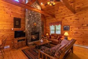 Baird's Creek Cabin ~ Mysig stuga, nära golf, Creekside - Image 4