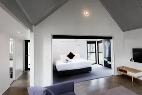 Secluded Couples Sanctuary | Spa Bath, SelfCatered - Image 3