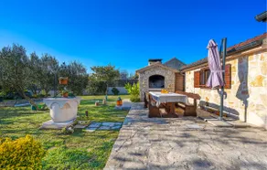 One-Bedroom Holiday Home In Konjevrate - Image 2