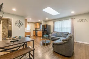 Central Atlanta 2BR with Driveway - Image 2