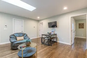 Central Atlanta 2BR with Driveway - Image 4