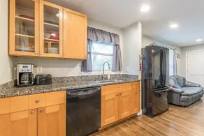 Central Atlanta 2BR with Driveway - Image 5