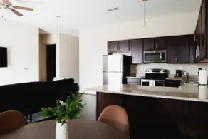 Stylish 1BR Downtown | Sleek & Modern - Image 5