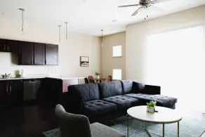 Stylish 1BR Downtown | Sleek & Modern - Image 3