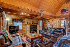 Bridgepoint Cabin: Walk to Watauga River, hot tub, play in the yard! - Image 5