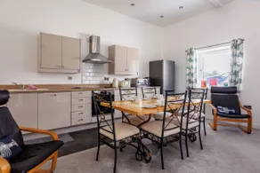 Ty Cwyfan: 3‑Bed Ground-Floor Apartment in Aberffraw | Managed by Anglesey Holiday Lettings - Image 4
