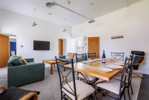 Ty Cwyfan: 3‑Bed Ground-Floor Apartment in Aberffraw | Managed by Anglesey Holiday Lettings - Image 3