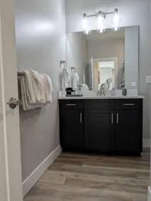 Downtown TC Condo | Walk to Shops, Dining & Beache - Image 5