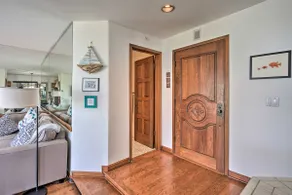 Quiet Avalon Getaway Villa w/ Ocean View & Balcony - Image 4