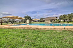 Near SeaWorld! Modern Family Home w/ Pool Access - Image 3