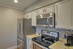 1 Mi to Old Town: Family Condo w/ Pool & Balcony - Image 5