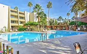 1 Mi to Old Town: Family Condo w/ Pool & Balcony - Image 2