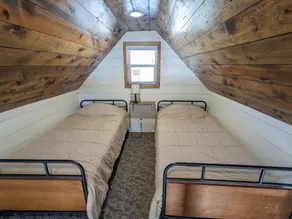 Farmhouse Cabin in the Black Hills (Cabin 1) - Image 3