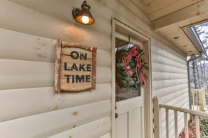 På Lake Time er et velegnet parretstog med imponerende udsigt over søen og bjergene. Ikke kæledyr-frie - Image 5