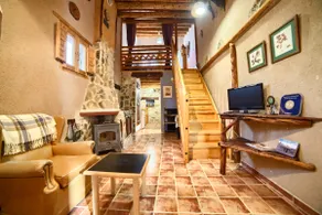 Apartment-Cottage-Private Bathroom-Mountain view-L - Image 2