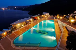 Seafront, 5star Home - 4min Walk To Private Beach - Image 2