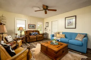 350 acres Bedstefar Farmhouse! 1/4 mile af floden og 40 minutter fra TCU!- se vid - Image 2