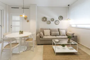Schöne Wohnung, moderne Einrichtung. Neben dem Hafen. Kostenloses WiFi - Vermietung nur an Familien - Image 2