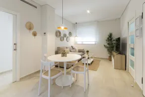 Schöne Wohnung, moderne Einrichtung. Neben dem Hafen. Kostenloses WiFi - Vermietung nur an Familien - Image 4