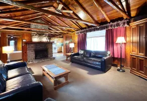 Charming Lake Front Log Cabin - Image 5