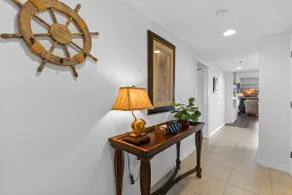 Gorgeous Unit - Resort Complex- Walk To the Beach - Image 5
