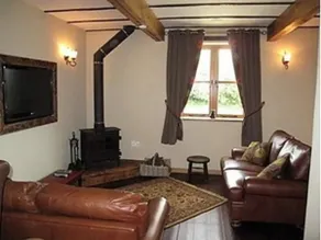 The Coach House (2 bedroom Cottage) - Image 2