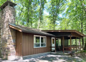 Charming Lake Front Cabin in the Poconos - Image 2