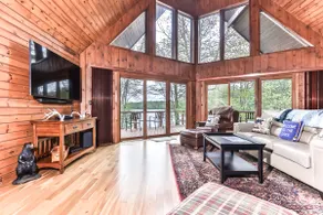 Large lakefront family home with deck, private - Image 4